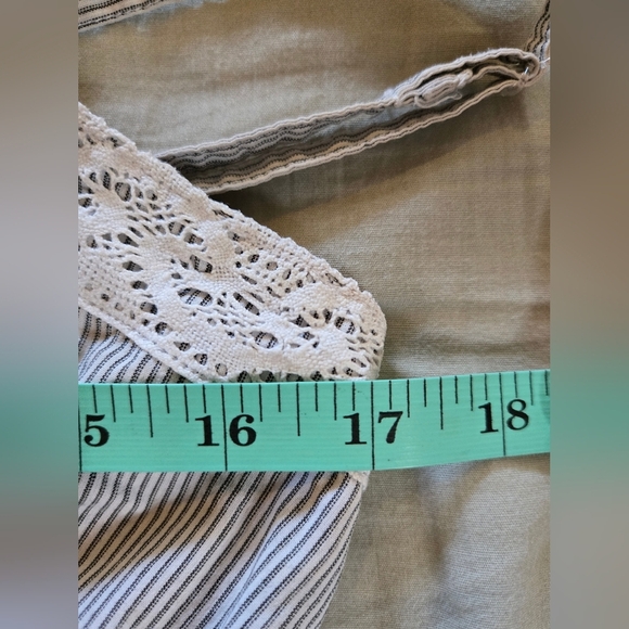 Oui Moments | Striped Lace Trim Cami Top, Ptp 17" - Picture 6 of 8